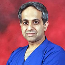 الدكتور سانجاي سارب العمود الفقري جراح الأطفال جراح العظام أرتميس مستشفى جورجاون